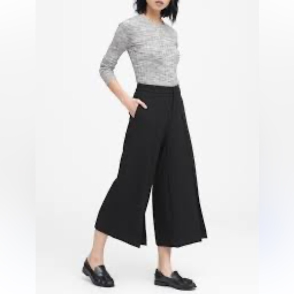 BANANA REPUBLIC CROP WIDE LEG STRETCH TROUSERS SIZE 6 NWT BLACK - Picture 1 of 7